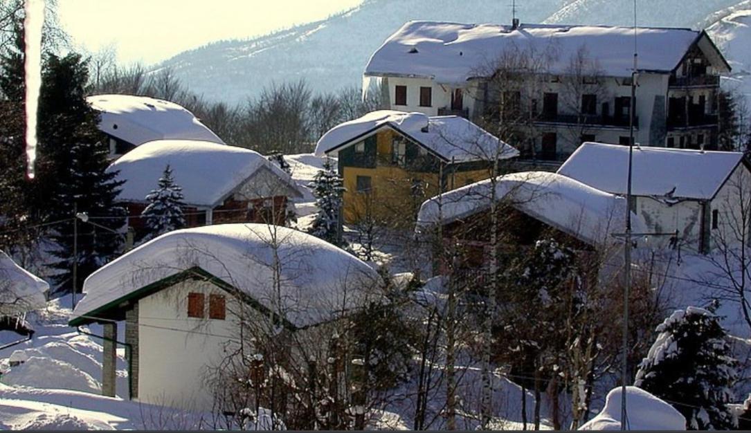 White Appartament Bagnolo Piemonte Exteriör bild